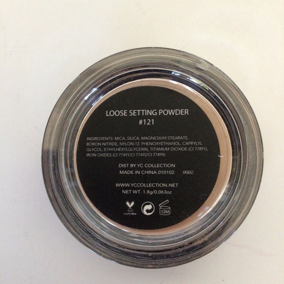 YC COLLECTION LOOSE SETTING POWDER NWT SAMPLE SIZE SHADE 121 - Picture 2 of 4